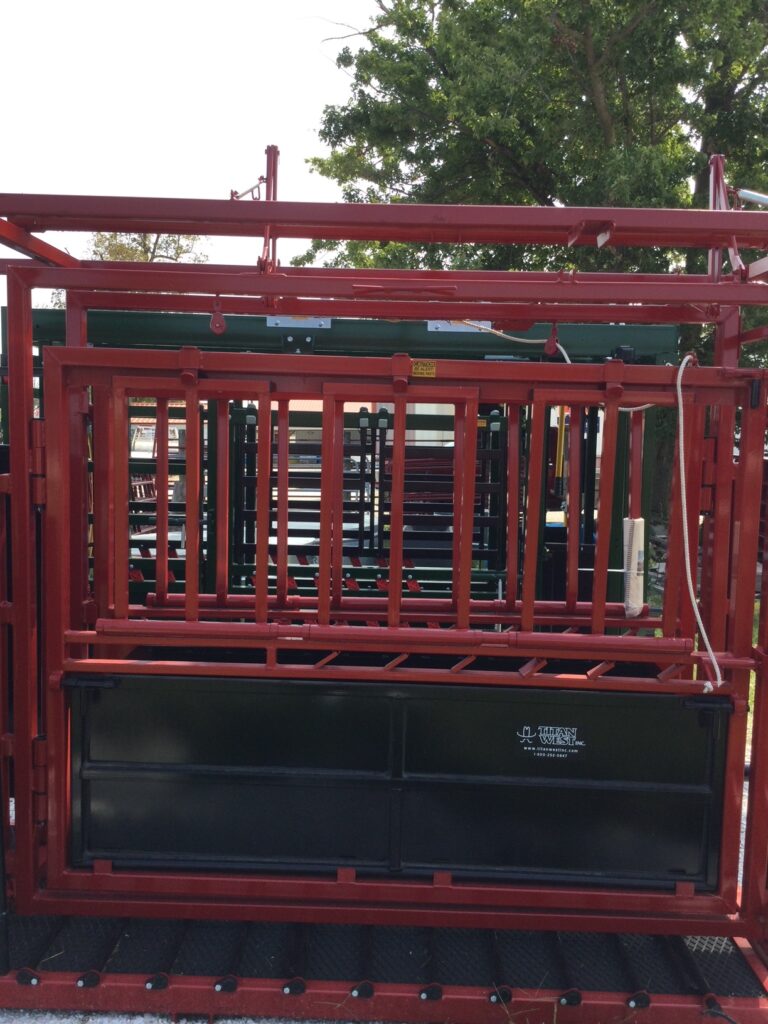 Titan West Combo Chute titan west combo chute with choice of headgate